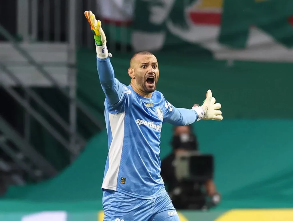 Weverton detona VAR após revés do Palmeiras: ‘Temos a categoria de c*** com tudo’