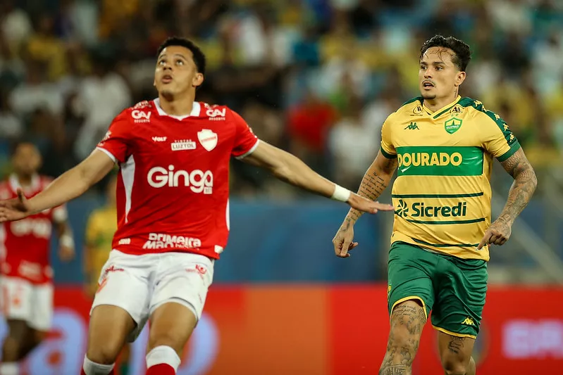 Cuiabá 1 x 0 Vila Nova – Dourado vence duelo direto e sobe na tabela
