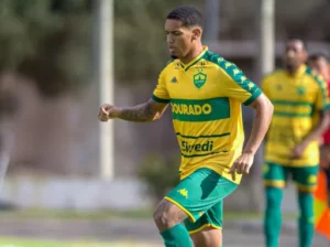 Volante do Cuiabá planeja boa sequência e mira G4 na Série B