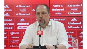 Presidente do Inter critica arbitragem após empate com o Mirassol: 