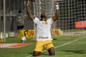 Amazonas 1 x 1 CRB - Onça cede empate no fim e segue sem vencer na Série B