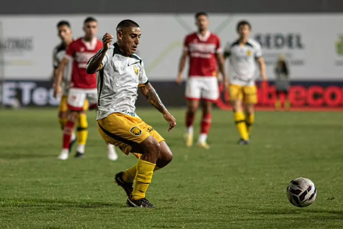 Amazonas 1 x 1 CRB - Onça cede empate no fim e segue sem vencer na Série B 2 Amazonas 1