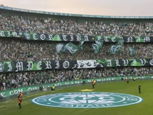 Série B: Atacante do Coritiba convoca torcida para 