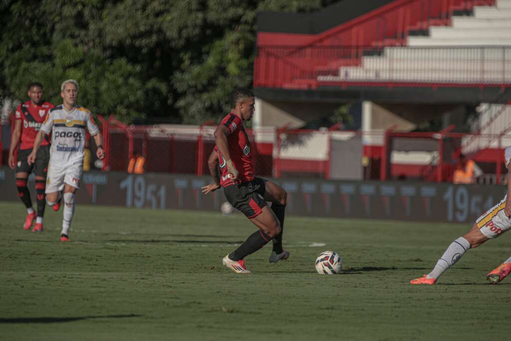 Atlético-GO 1 x 0 Novorizontino - Dragão vence com 10 em campo 2 Atlético-GO 1 x 0 Novorizontino - Dragão vence com 10 em campo (Foto: Divulgação/Atlético)