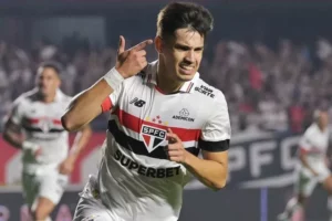 Bobadilla é intimado após ser acusado de xenofobia