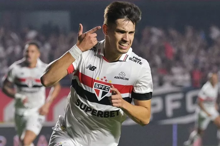 Bobadilla é intimado após ser acusado de chamar rival de 'venezuelano morto de fome' (Foto: Divulgação/Libertadores)