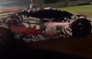 MC Ryan é preso após danificar gramado do XV com Lamborghini com o símbolo do Corinthians em Piracicaba