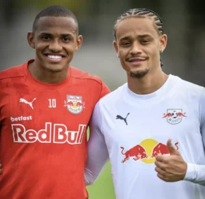 Goleiro do RB Leipzig assiste a jogo do Bragantino e elogia Jhon Jhon: 