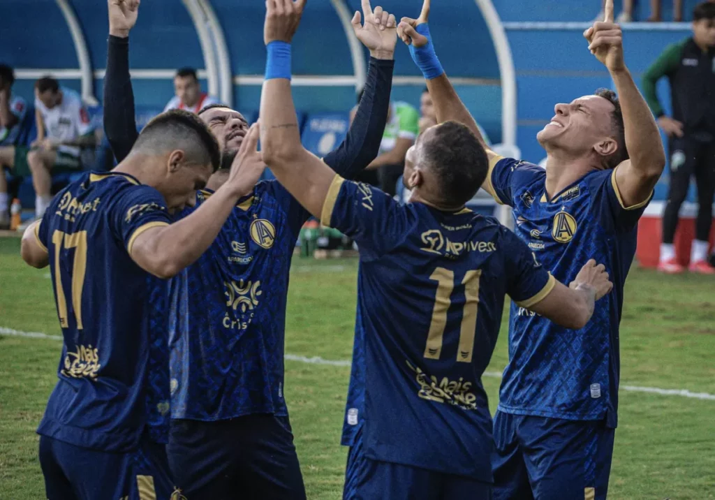 Aparecidense-GO 4 x 1 Luverdense-MT - Goleada com gosto de liderança