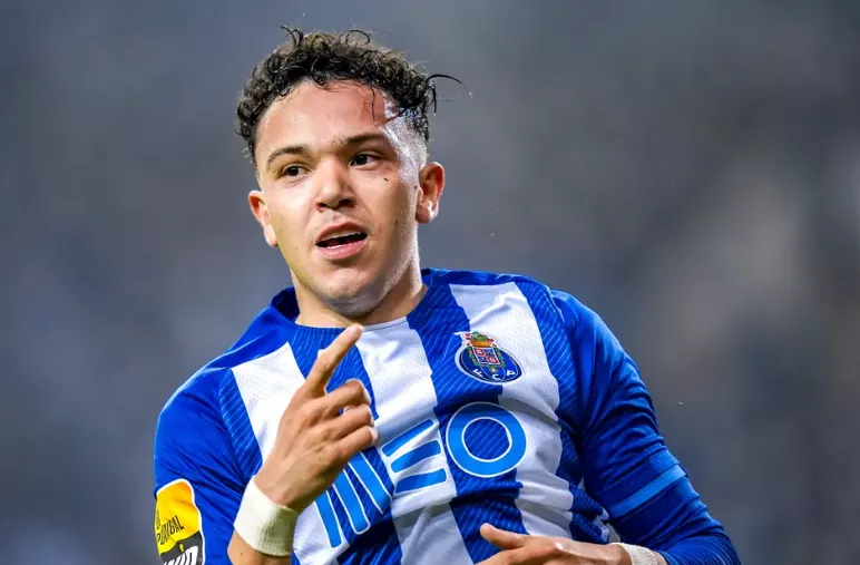 Jogador brasileiro do Porto elogia Palmeiras antes do Mundial