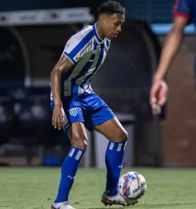 Avaí não terá nenhum lateral-esquerdo para o jogo contra a Chape