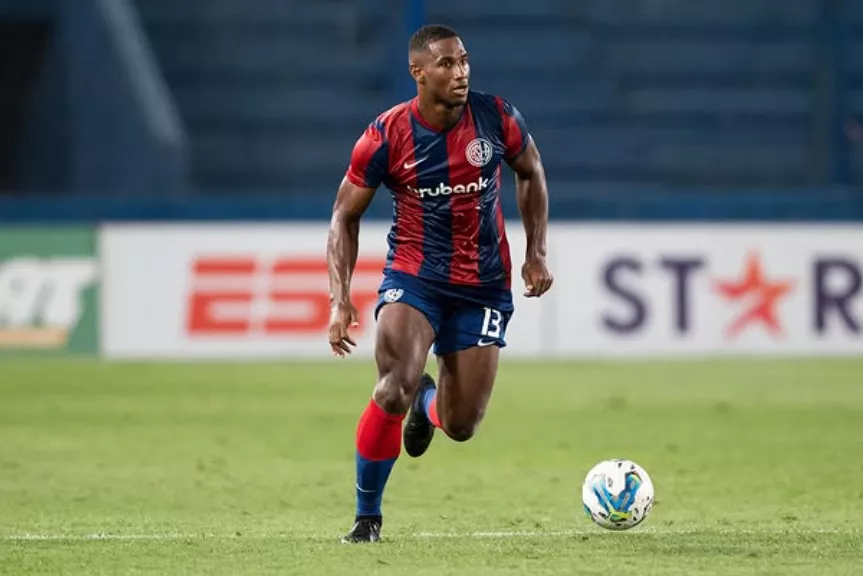 Grêmio negocia a contratação de zagueiro colombiano do San Lorenzo