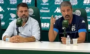 Rômulo Amaro pede ajuda ou pega a mochila e deixa o Guarani