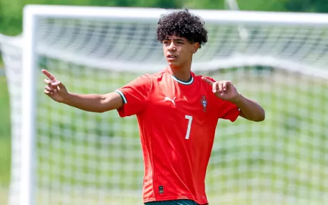 Filho de Cristiano Ronaldo estreia na seleção de base de Portugal 1 Cristiano Ronaldo Jr estreia na selecao de portugal
