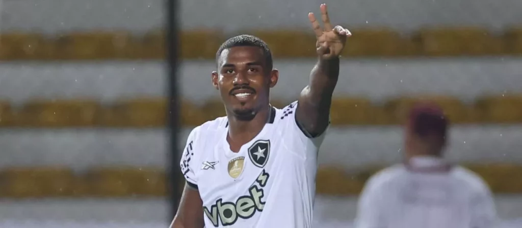 Botafogo recusa duas propostas do Brighton por Cuiabano