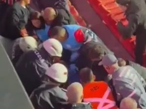 Torcedor do São Paulo atingido por placa de metal no MorumBis deixa UTI após duas semanas
