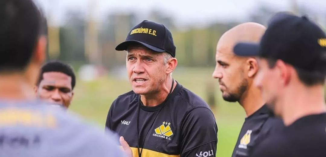 Criciúma x Volta Redonda – Primeiro jogo de Eduardo Baptista