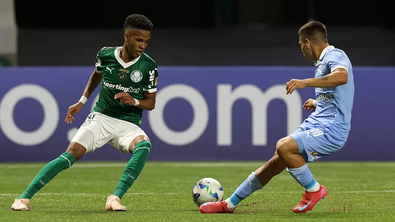 Estêvão recebe homenagem tímida em despedida frente à torcida do Palmeiras 2 Estevão - Palmeiras