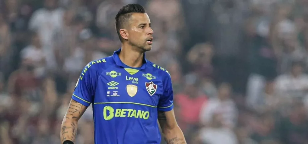 Fluminense planeja renovar com Fábio por mais um ano