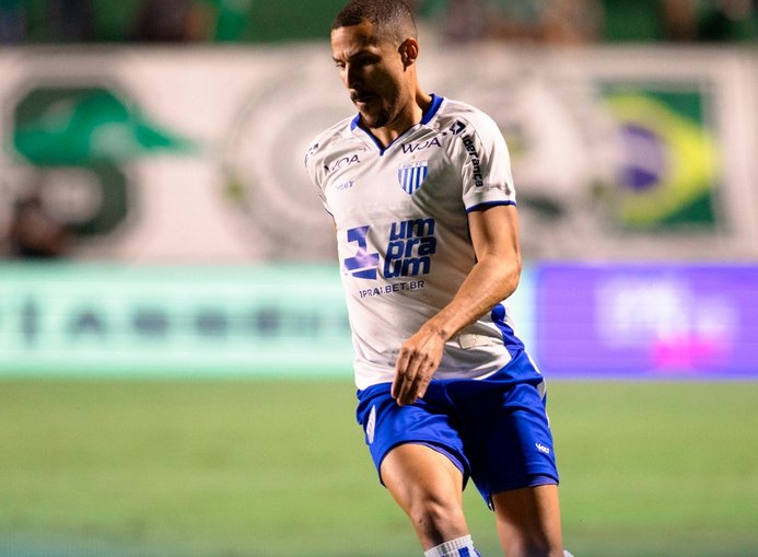Goiás 2 x 1 Avaí - Esmeraldino assume liderança da Série B de forma provisória 4 Goias 3
