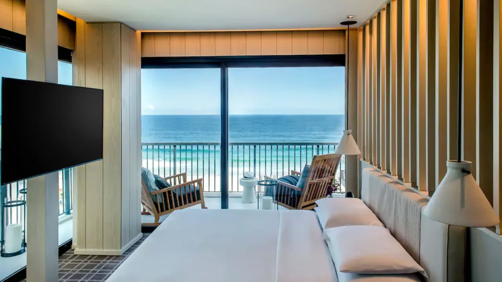 Grand Hyatt Rio de Janeiro P244 Diplomatic Suite Bedroom.16x9