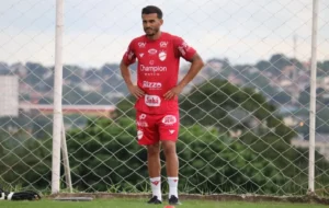 Série B: Parede é apresentado no Vila Nova e pode estrear contra o Athletico
