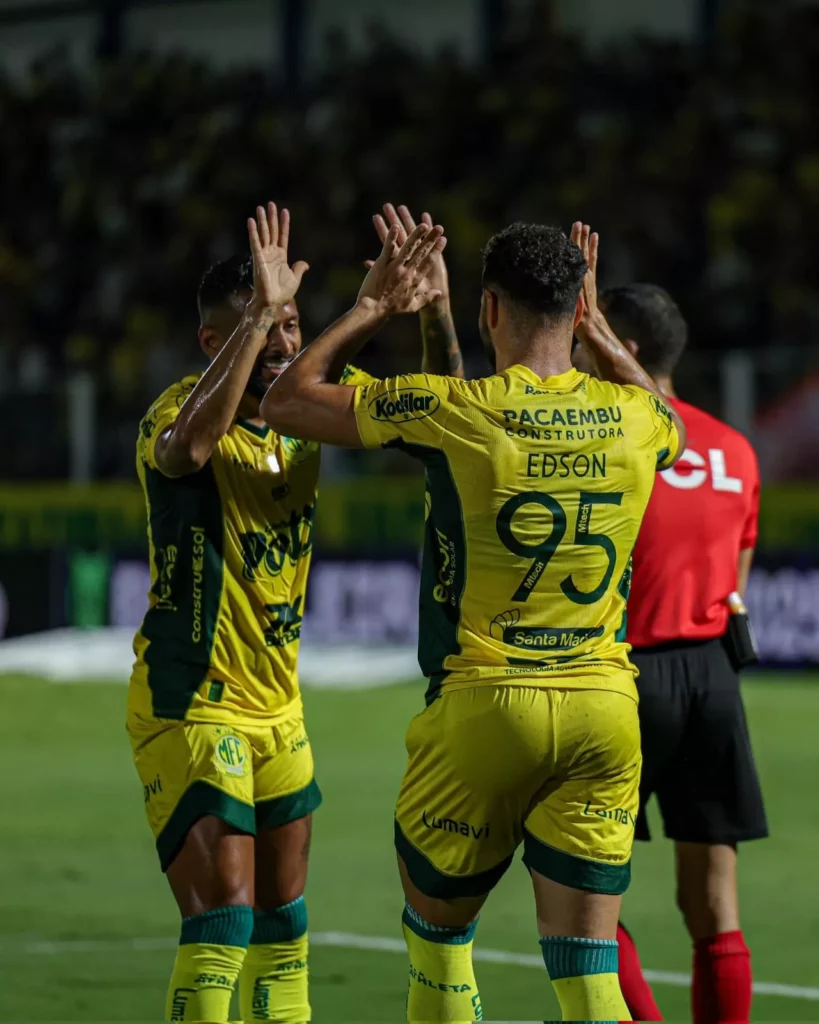 Edson Guilherme abre o caminho para a quebra de tabu de 17 anos diante do Corinthians 3 IMG 20250512 WA0009
