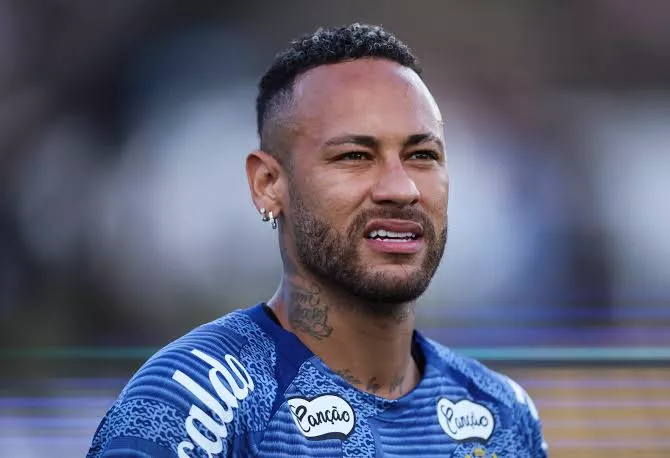 Neymar desabafa sobre críticas e defende vida fora de campo: “Dentro de campo eu entrego!”