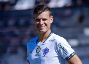 Rio Branco anuncia contratação de zagueiro campeão da Série B e da Copa Paulista