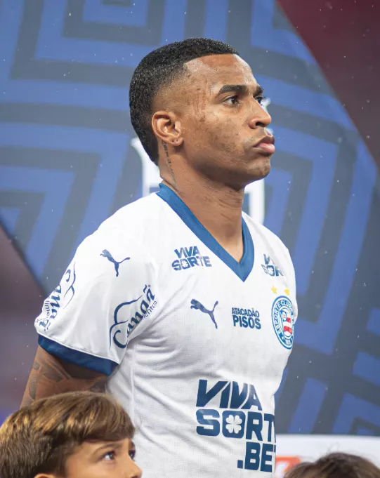 Em duelo de volantes, Jean Lucas e Gerson se enfrentam em duelo pelo G6 2 J7pbYLCM image 138
