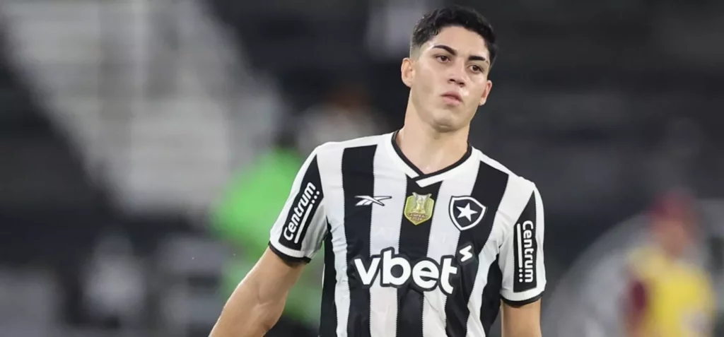 Jair pode sofrer punição severa na Libertadores e preocupa o Botafogo