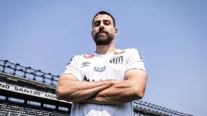 Zagueiro Luan Peres cobra reação imediata do Santos