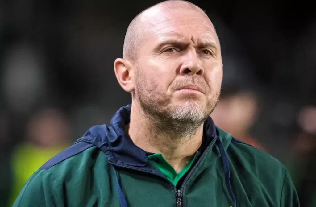 Série B: Mozart exalta elenco do Coritiba e rebate críticas da torcida