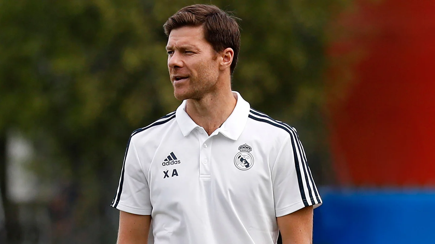 Xabi Alonso cita Ancelotti e mira títulos de ponta no Real Madrid