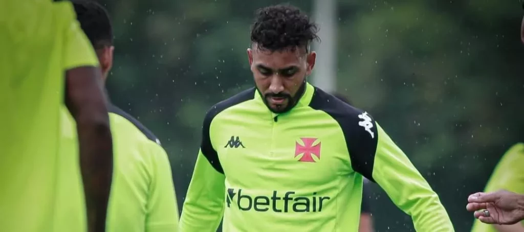 Dupla volta a treinar com bola e fica perto de reforçar o Vasco