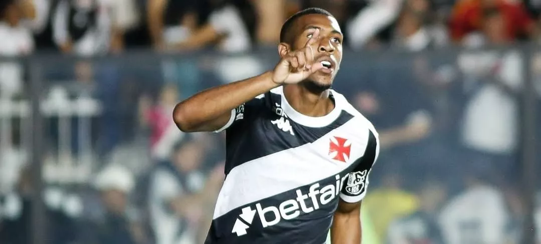 Besiktas faz sondagem por Rayan, destaque do Vasco