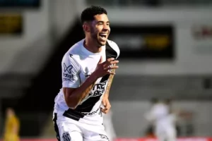Atacante da Ponte Preta se aproxima de acordo com o Santa Cruz