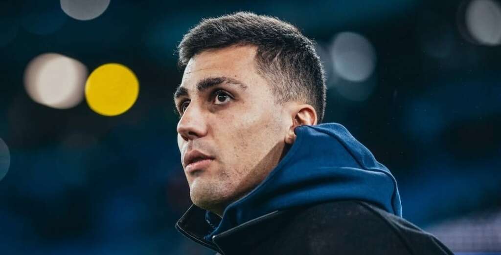 Rodri volta a treinar no Manchester City após grave lesão