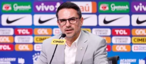 Rodrigo Caetano confirma renovação da seleção e promete espaço para novos nomes