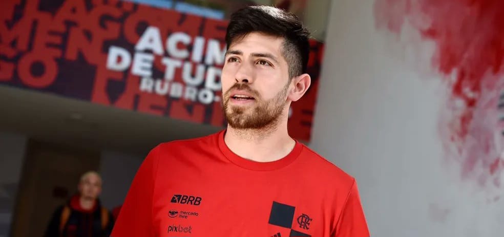Flamengo abre conversas por renovação de Rossi