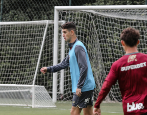 São Paulo inicia preparação para visitar Palmeiras com Oscar recuperado e 'sob observação'