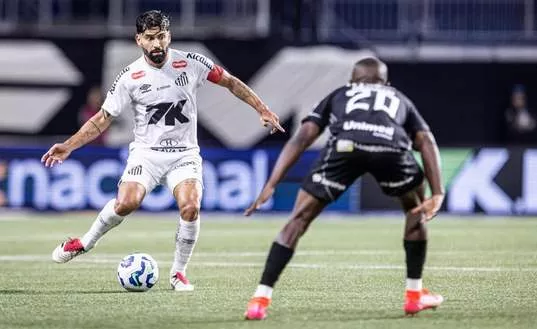 Santos melhora com Cleber Xavier. Falta calibrar o ataque