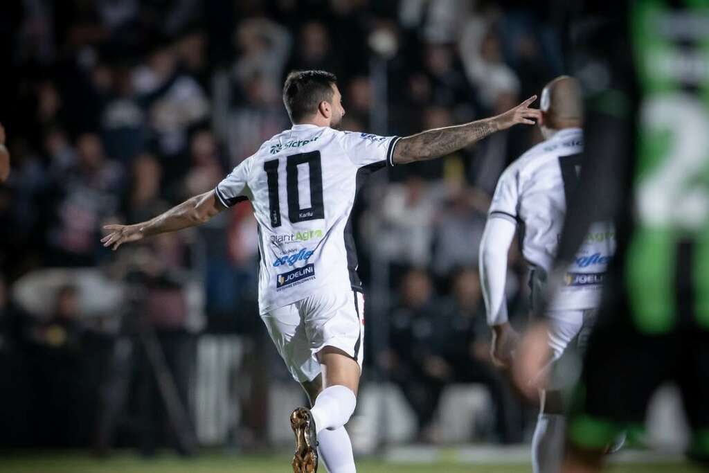 Operário-PR 1 x 0 América-MG - Vitória apertada pela Série B 2 Operário-PR 1 x 0 América-MG - Vitória apertada pela Série B (Foto: Giovani Baccin/OPE)