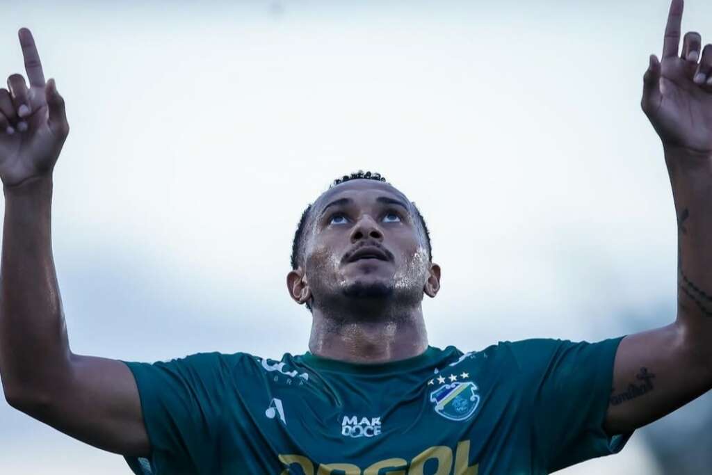 Parnahyba-PI 0 x 2 Altos-PI - Jacaré vence a primeira 2 Parnahyba-PI 0 x 2 Altos-PI - Jacaré vence a primeira (Foto: Samuka Fotos/Altos)