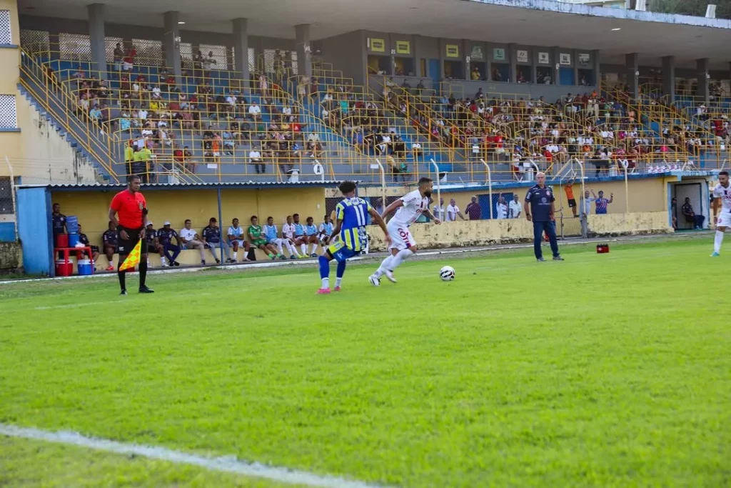Barcelona-BA 0 x 0 Jequié-BA - Empate não ajuda ninguém na Série D 3 Barcelona-BA 0 x 0 Jequié-BA - Empate não ajuda ninguém na Série D (Foto: Divulgação/Barcelona)