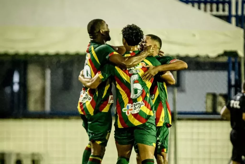 Maracanã-CE 0 x 2 Sampaio Corrêa-MA - Bolívia Querida controla e vence fora de casa (Foto: Ronald Felipe/SCFC)