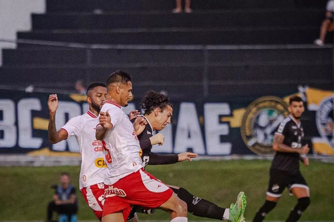 ABC 0 x 0 Náutico - Timbu segura empate após expulsão no 1ª tempo (Foto: Divulgação)