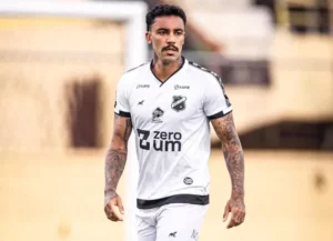 ABC divulga relacionados para encarar o Brusque e zagueiro é ausência