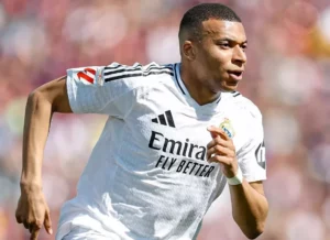 Mbappé vai às redes 39 vezes e é o jogador com mais gols na 1ª temporada de Real Madrid