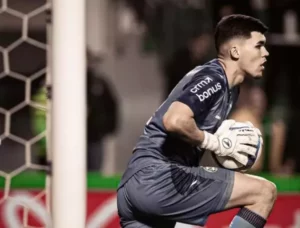 Goleiro e atacante titulares devem voltar no Coritiba contra o América-MG